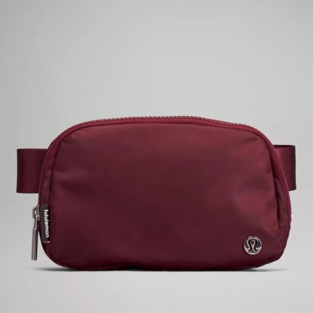 Lululemon Everywhere Belt Bag 1L